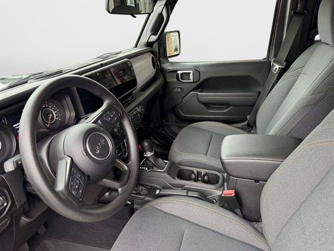 Used 2025 Jeep Wrangler Unlimited Sport AWD/4WD image 2