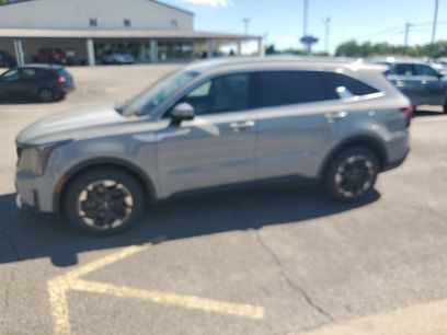 Used 2025 Kia Sorento S