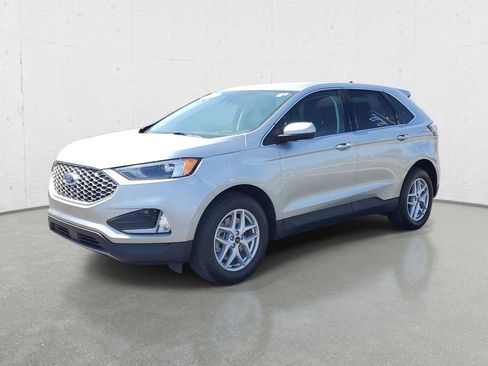 Used 2023 Ford Edge SEL w/ Convenience Package AWD/4WD image 4