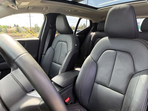Used 2023 Volvo XC40 B5 Ultimate w/ Protection Package Premier AWD/4WD image 19