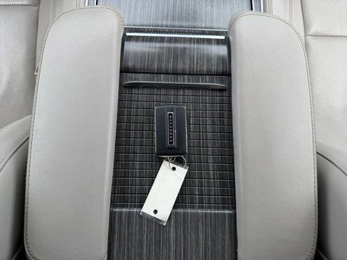 Used 2024 Jeep Wagoneer Series II w/ Flexible Seating Group RWD image 40