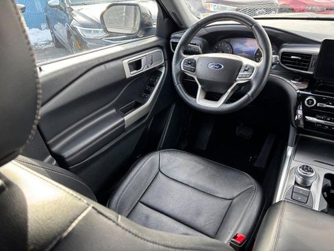 Used 2023 Ford Explorer Limited image 14