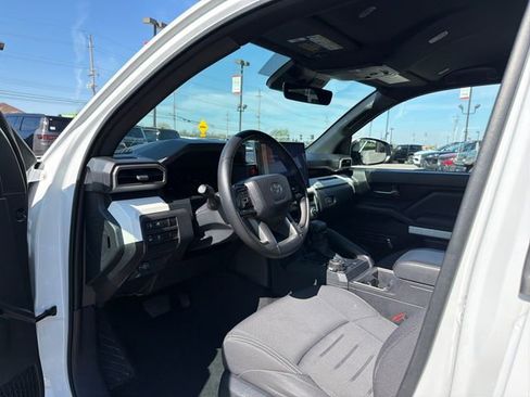 Used 2024 Toyota Tacoma TRD Off-Road image 20