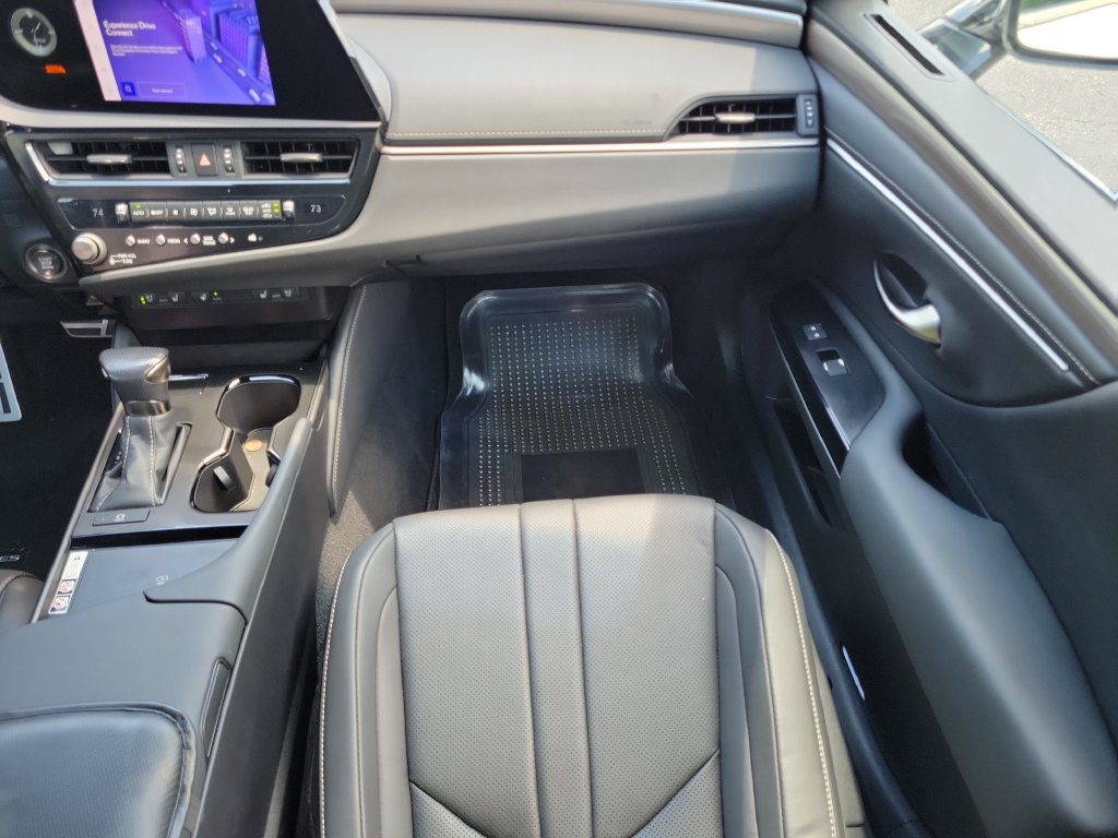 Used 2023 Lexus ES 350 F Sport w/ Accessory Package (Z2) FWD image 16