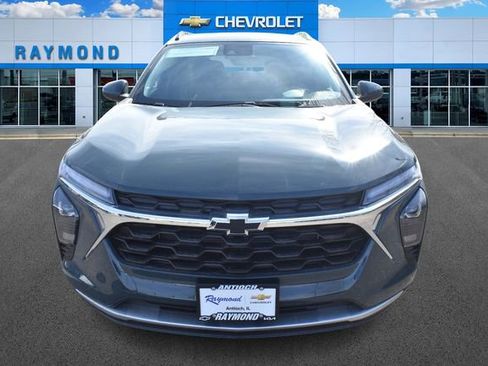 New 2026 Chevrolet Trax LT w/ LPO, Blackout Package image 9