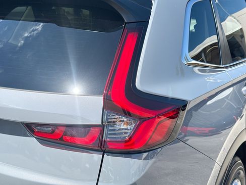 Certified 2025 Honda CR-V LX image 27