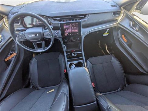 New 2025 Jeep Grand Cherokee L Altitude image 14