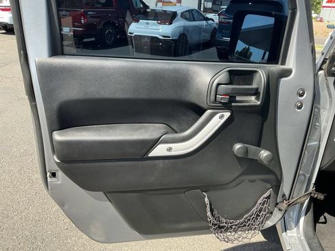 Used 2017 Jeep Wrangler Unlimited Sport w/ Connectivity Group AWD/4WD image 13