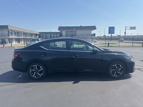 Used 2024 Nissan Sentra SV image 2