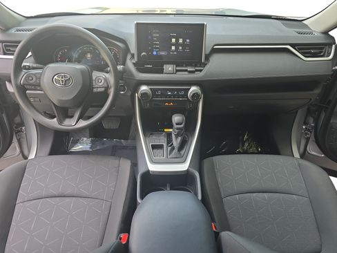 Used 2025 Toyota RAV4 XLE FWD image 9
