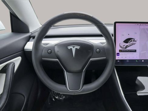 Used 2020 Tesla Model 3 Standard Range Plus image 22