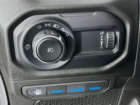 Used 2024 Jeep Wrangler Willys image 16