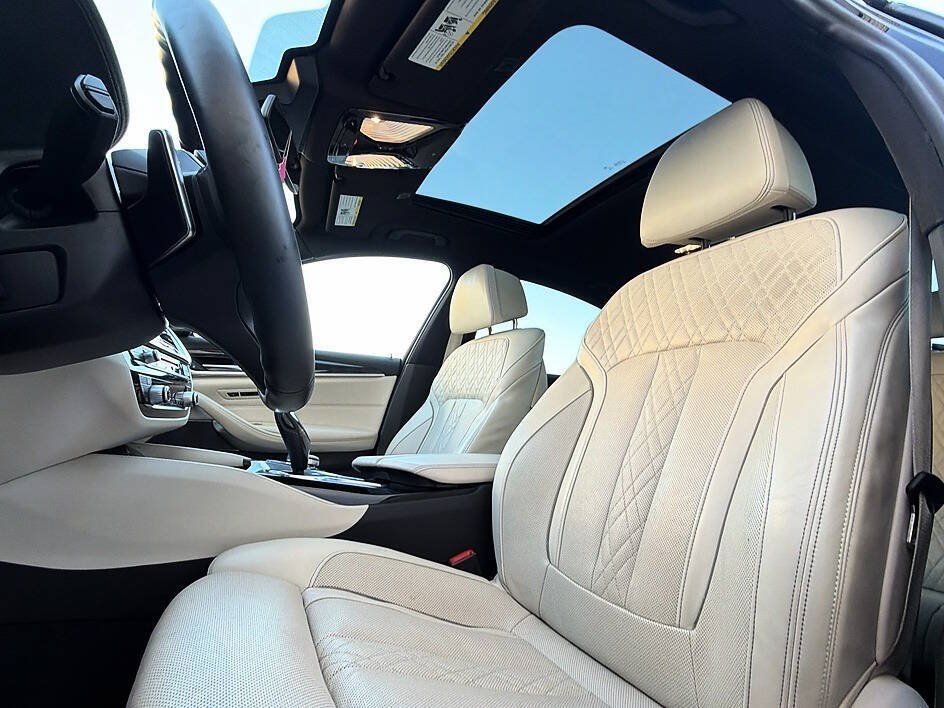 Used 2018 BMW 540i RWD image 5