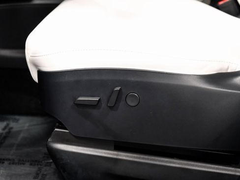 Used 2020 Tesla Model X Long Range image 35