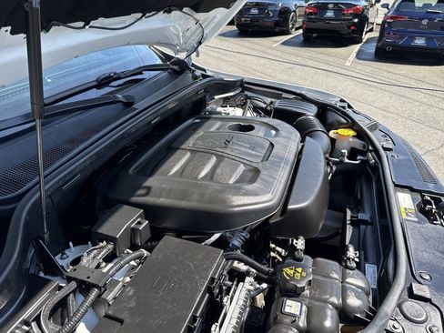 Used 2019 Jeep Grand Cherokee Laredo AWD/4WD image 13