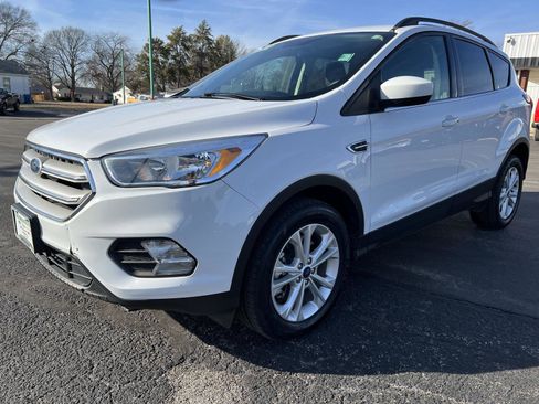 Used 2019 Ford Escape SE image 12