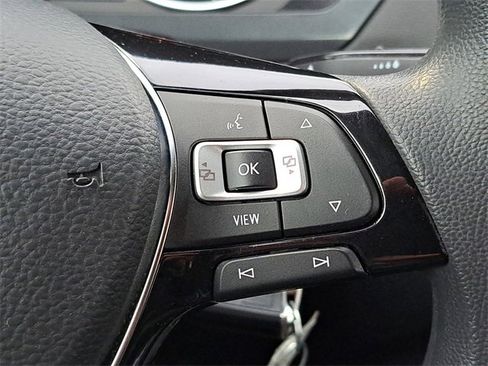 Used 2021 Volkswagen Tiguan S image 18