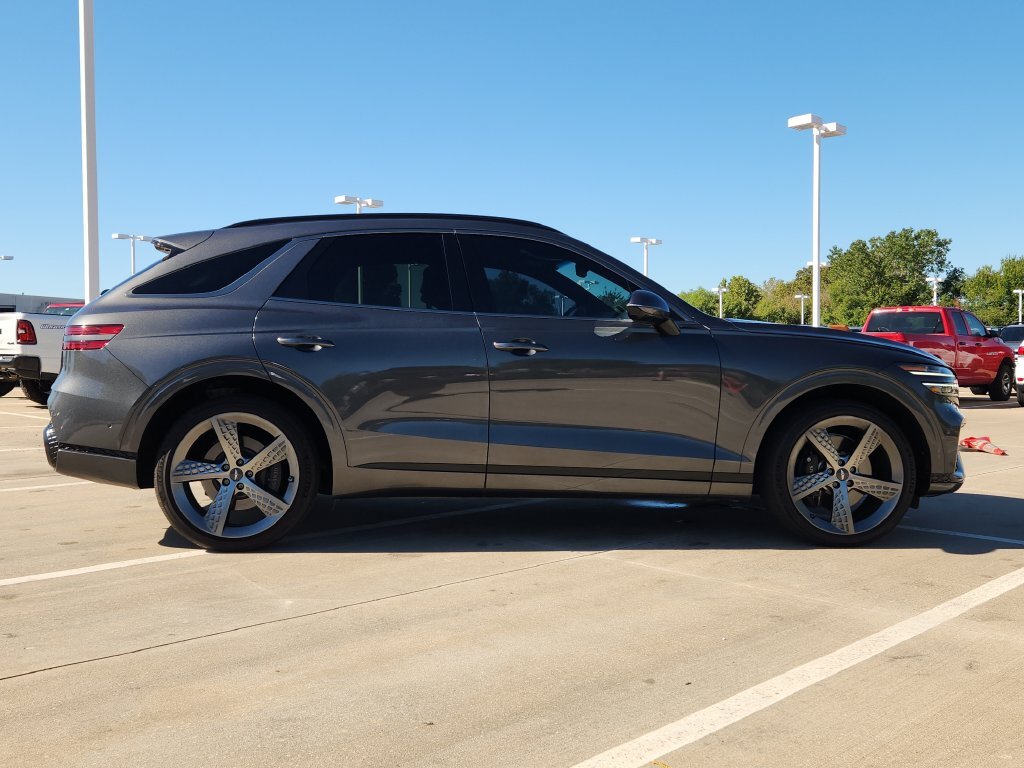 Used 2023 Genesis GV70 2.5T w/ Sport Prestige Package AWD/4WD image 4