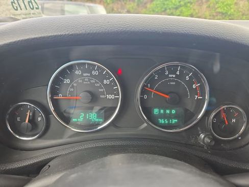 Used 2017 Jeep Wrangler Unlimited Sahara AWD/4WD image 9