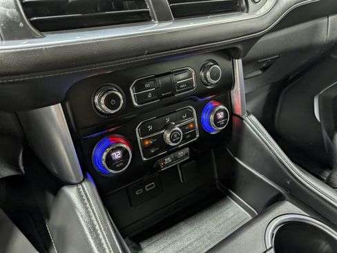Used 2022 GMC Yukon XL SLE w/ Gmc Pro Safety Plus Package image 27