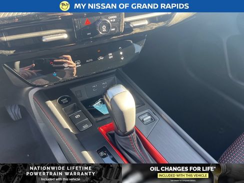 New 2026 Nissan Kicks SR AWD/4WD image 19