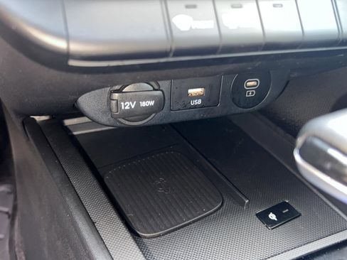 Certified 2025 Hyundai Elantra Sport image 18