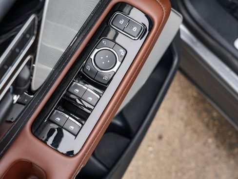 Used 2025 Lincoln Aviator Reserve w/ Equipment Group 201A image 19