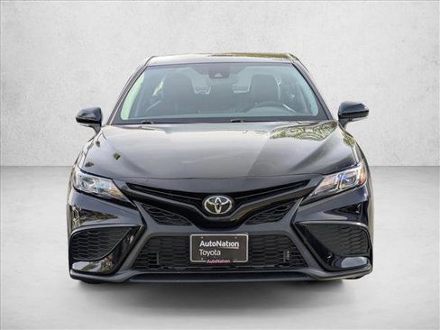 Used 2024 Toyota Camry SE image 2