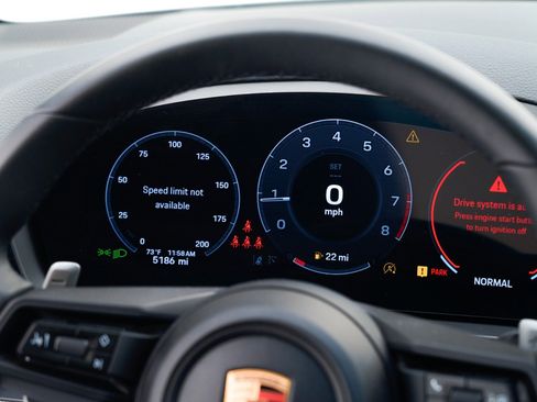 Used 2025 Porsche Cayenne S image 21