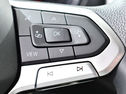 Used 2021 Volkswagen Atlas S image 32