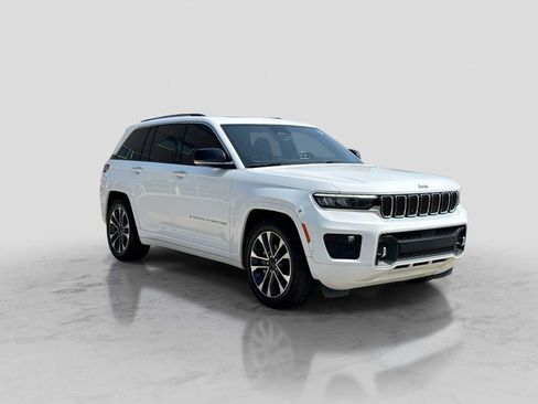 Used 2022 Jeep Grand Cherokee Overland AWD/4WD image 8