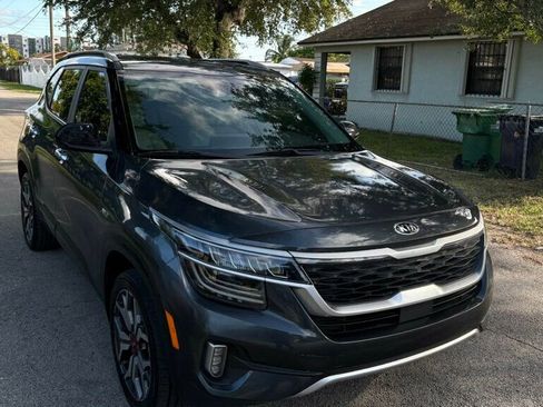 Used 2021 Kia Seltos SX w/ SX Sunroof Package image 4