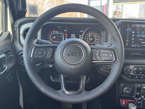 Used 2024 Jeep Wrangler Unlimited Sport AWD/4WD image 12