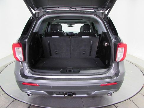 Used 2021 Ford Explorer XLT w/ Equipment Group 202A AWD/4WD image 11