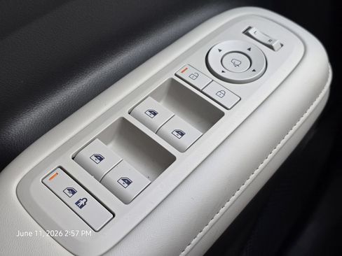 Used 2025 Hyundai Santa Fe Calligraphy FWD image 30