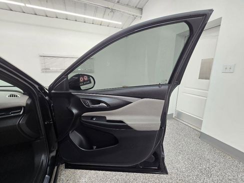 Used 2025 Buick Envista Avenir FWD image 32