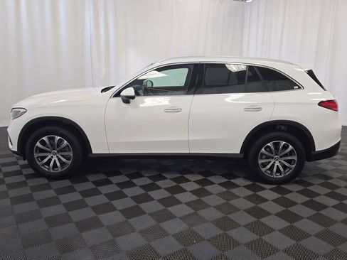 Used 2025 Mercedes-Benz GLC 300 image 3