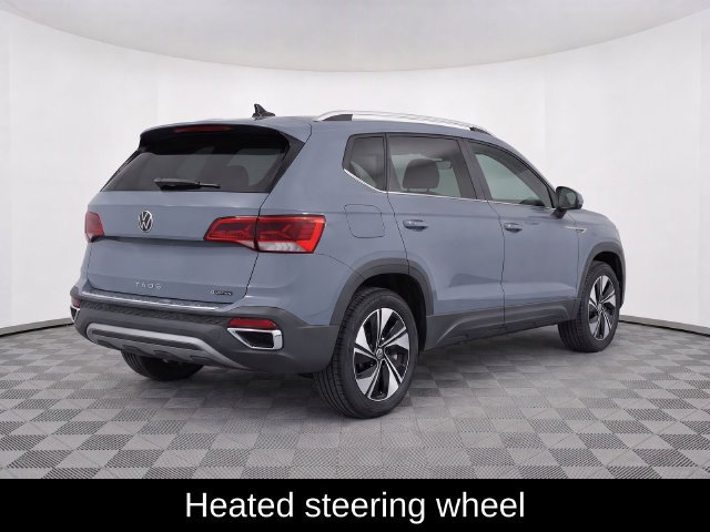 Used 2023 Volkswagen Taos SE w/ Panoramic Sunroof Package AWD/4WD image 3