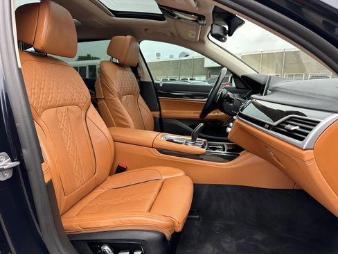 Used 2020 BMW 740i w/ Premium Package RWD image 27