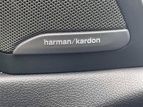 Used 2021 BMW X7 M50i image 22