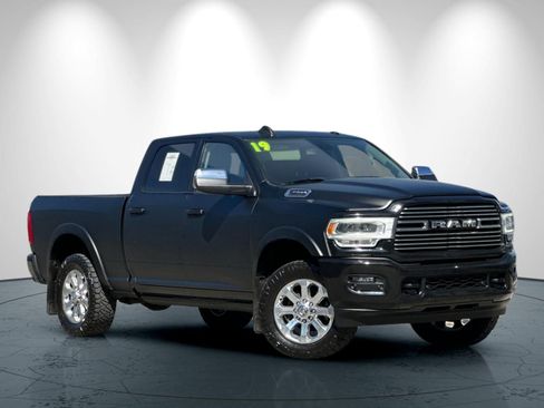 Used 2019 RAM 3500 Laramie image 2