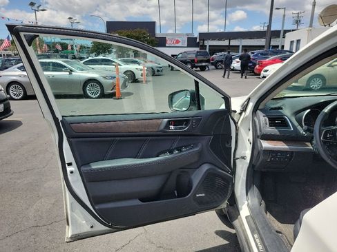 Used 2018 Subaru Outback 2.5i Limited AWD/4WD image 14