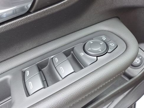 Used 2023 GMC Terrain SLT w/ Elevation Edition FWD image 8
