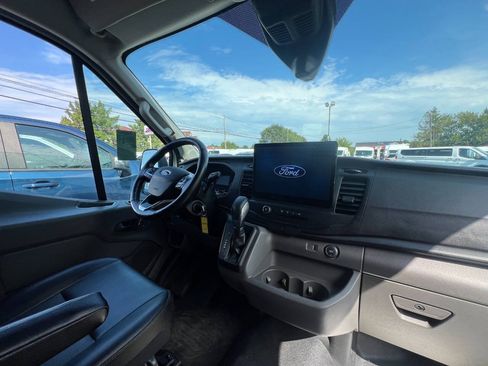 Used 2023 Ford Transit 250 Medium Roof RWD image 5