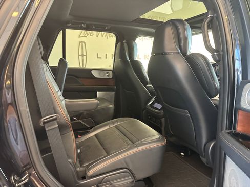 Certified 2022 Lincoln Navigator Black Label AWD/4WD image 9