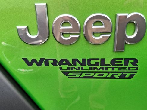 Used 2019 Jeep Wrangler Unlimited Sport S AWD/4WD image 19