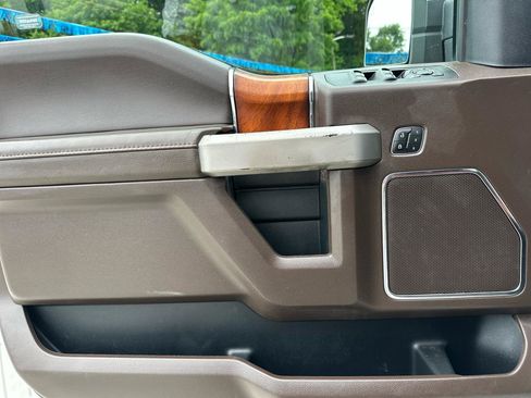 Used 2019 Ford F150 King Ranch w/ Equipment Group 601A Luxury AWD/4WD image 13