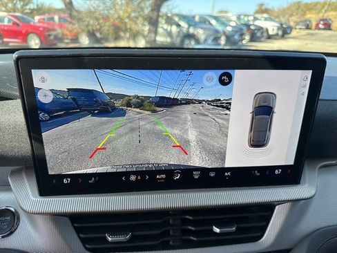 Used 2025 Ford Explorer Active image 25