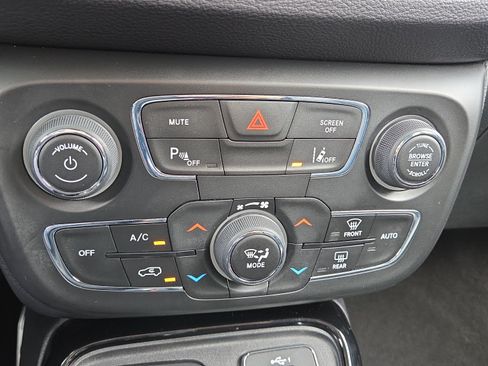 Used 2021 Jeep Compass Limited AWD/4WD image 28
