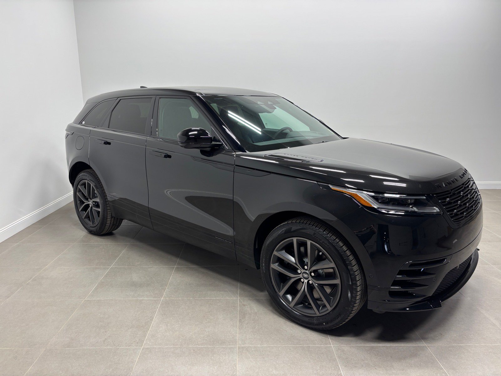 New 2026 Land Rover Range Rover Velar Belgravia AWD/4WD image 5